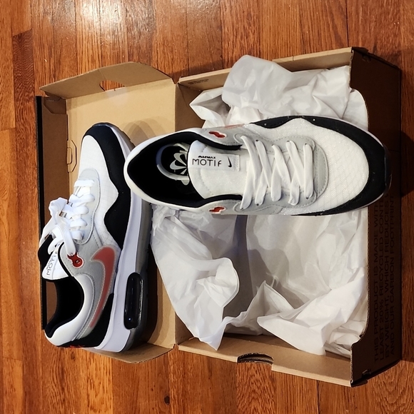 Nike Other - NWT Nike Air Max Motif GS